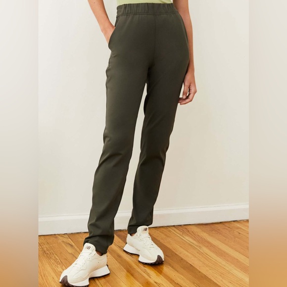 Aritzia The Group Babaton Weekender Full Pant Riverbend Green Athleisure. 6 - Picture 2 of 10